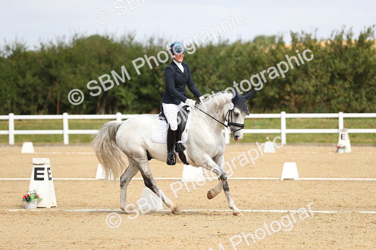 SBM_016415 - Class 13 - Novice 23 - 11.25-12.35