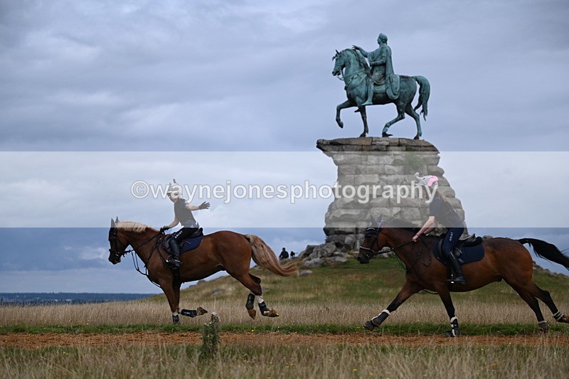 DSC_6040 - Time at Statue 12:17 to 12:44