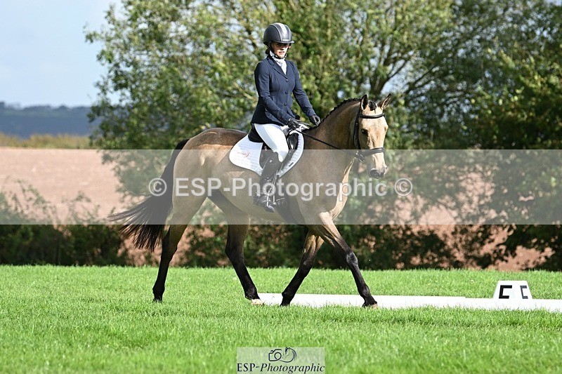 231020-143018-10657 - 498-SILVERLININGS.APHRODITE-Emily.Dobson-DR