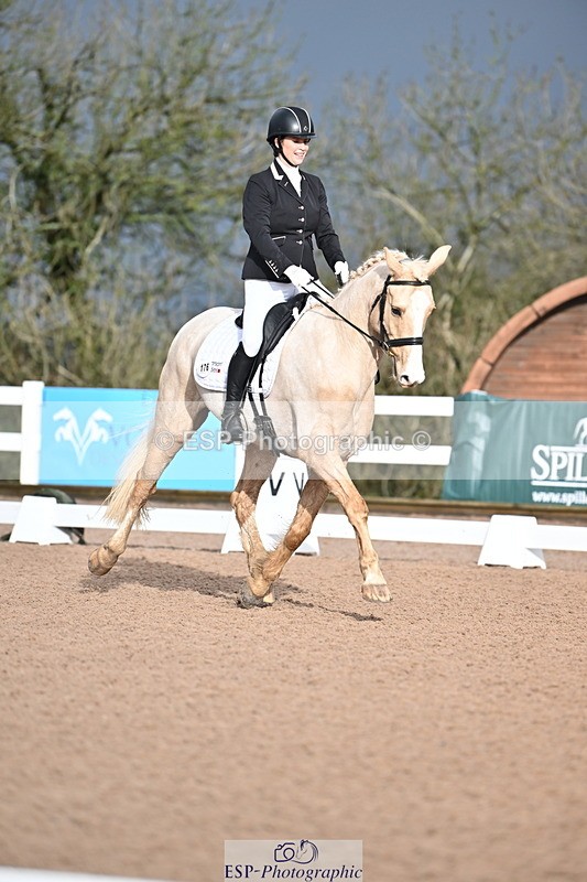 240218A-094728-04853 - 176-Kim.Walker-Dom.Perignon