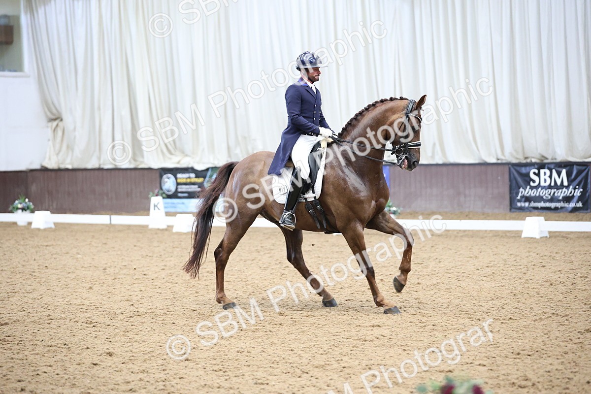SBM_004816 - Class 9 - FEI Inter 1 Gold - 16.59-17.47