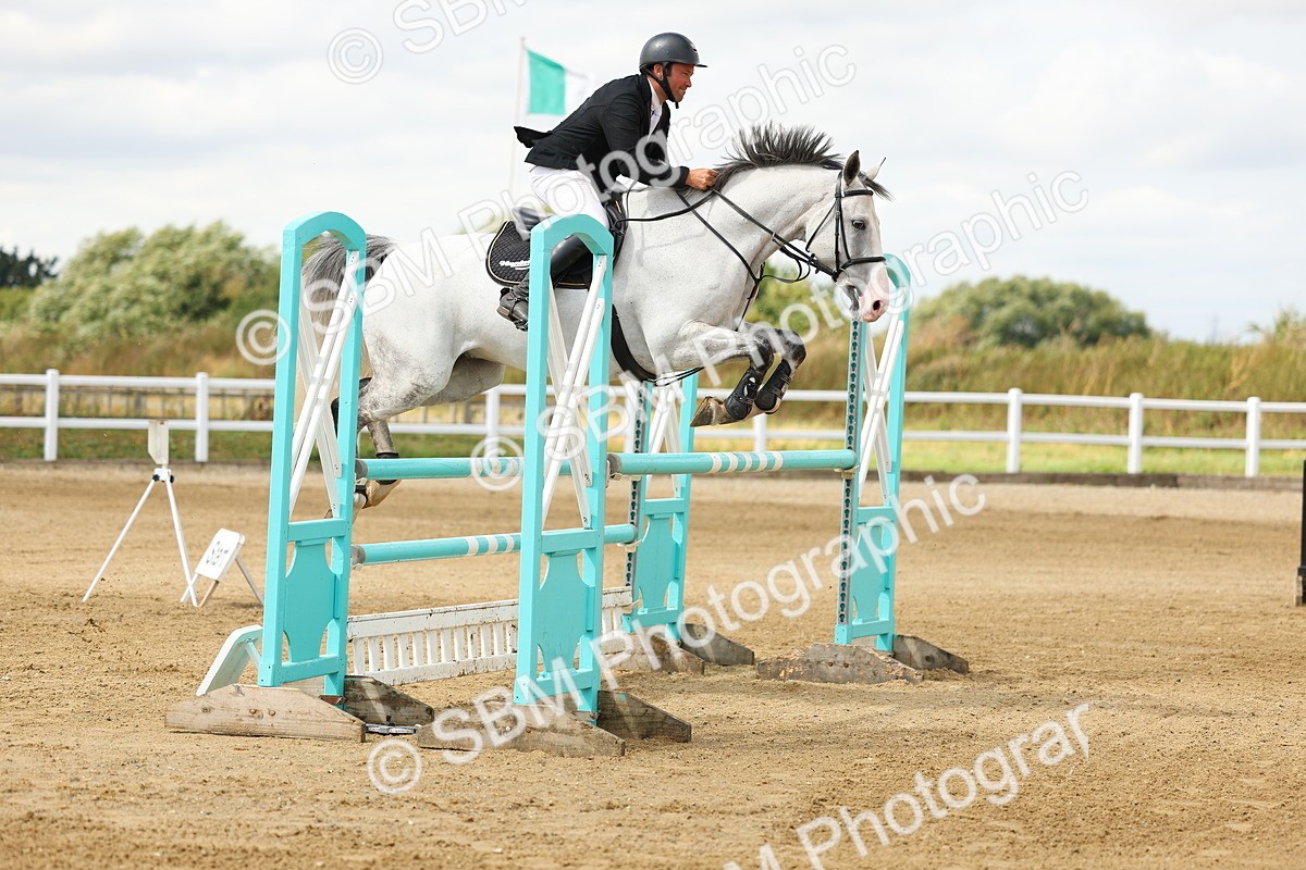 SBM_010286 - Class 4 - Senior Foxhunter - 1.20m Open