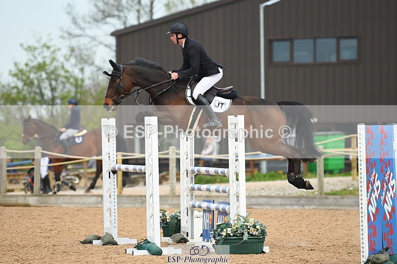 230504A-101838-00579 - Cls 8 Snr Foxhunter