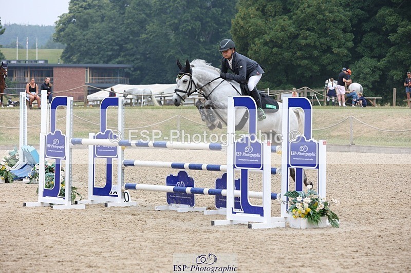 230618-100449-09923 - Cls 19 Pony Intro 1m