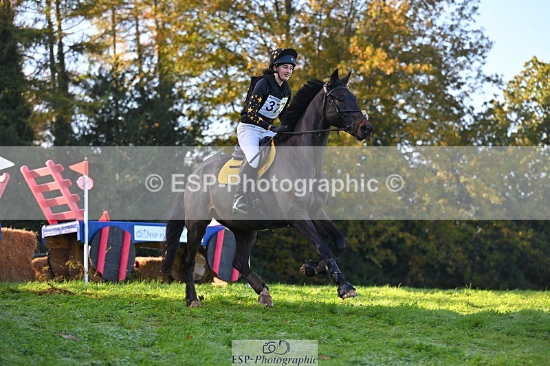 241026-112041-11928 - 377-Bethany.Hull-CARRICK.DIAMOND.OLIVER