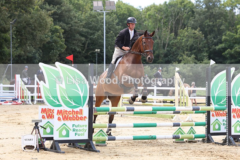 3E7A3341 - Class 4: Senior British Novice/90cm open