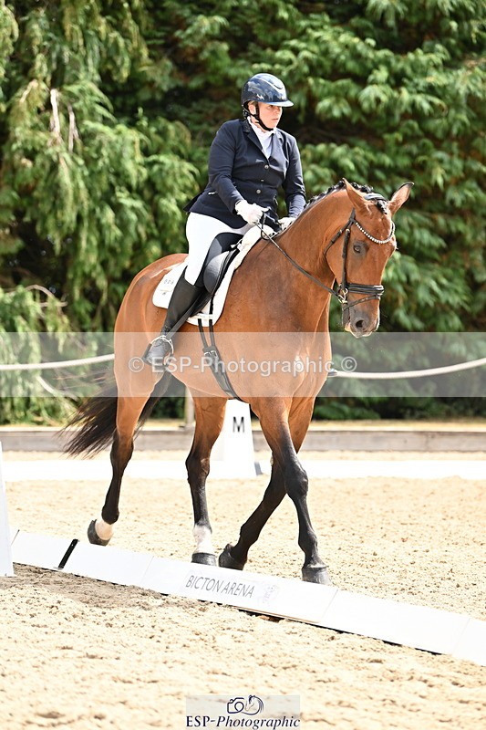 250808A-154541-01390 - 006-Katherine.CarneCalcourt.Romancier