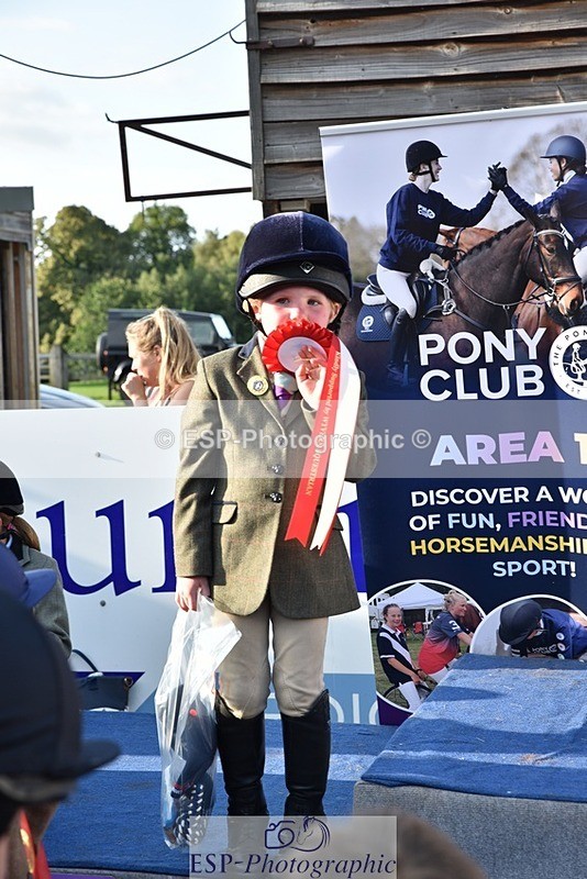 230824-181926-07052 - Thursday 40 and 50cm Presentations