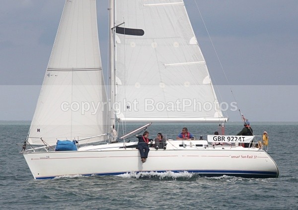 090620 GBR9224T SUNSAIL 24 IMG_4760 - ROUND THE ISLAND 2009