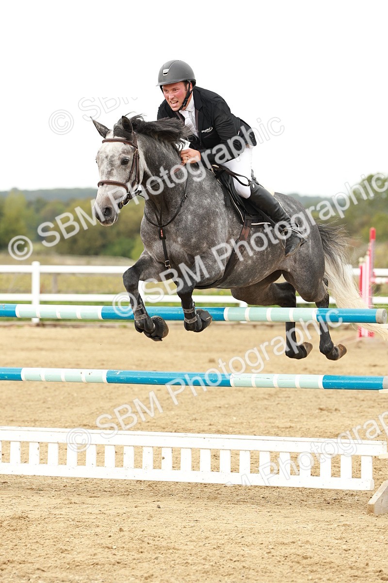 1I0A8133 - Class 5 - Senior Foxhunter 1.20m