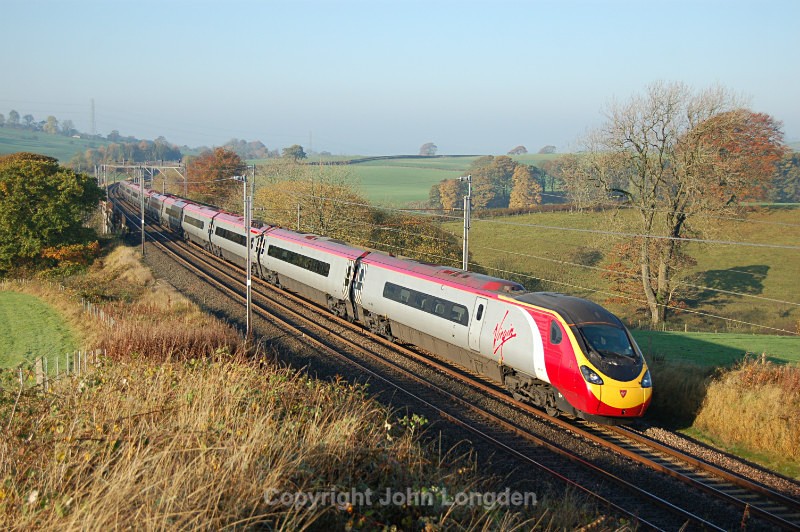 JL - 2.11.15 390153 1S39 07.16 B'ham - Glasgow, Docker viaduct - West Coast Main Line (north to south)