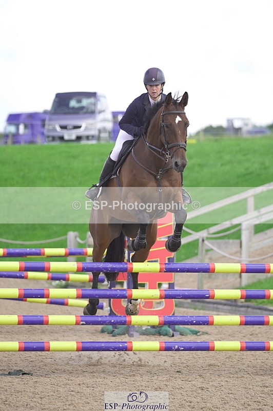 230806A-111842-01554 - Cls 13 Snr Newcomers & 1.10m Open