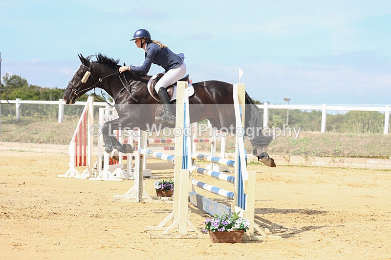 3E7A3511 - Class 4: Senior British Novice/90cm open