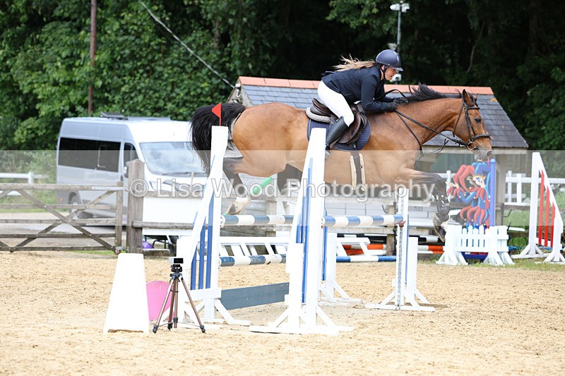 3E7A4295 - Class 7: Senior Newcomers/1.10m open