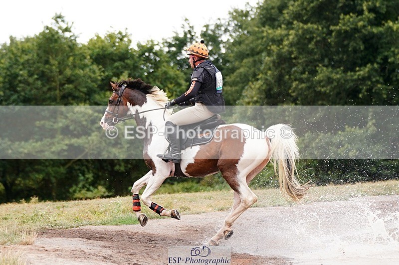 250803A-123940-13076 - M-558-Theo.Funnell-CARLOMAN.C