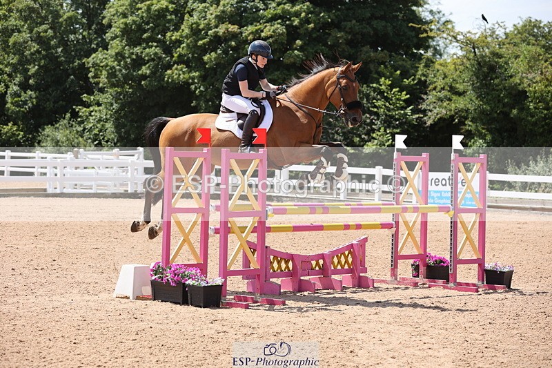 240718A-130450-05388 - Cls 9, 1 Star Bronze Tour 1.10m