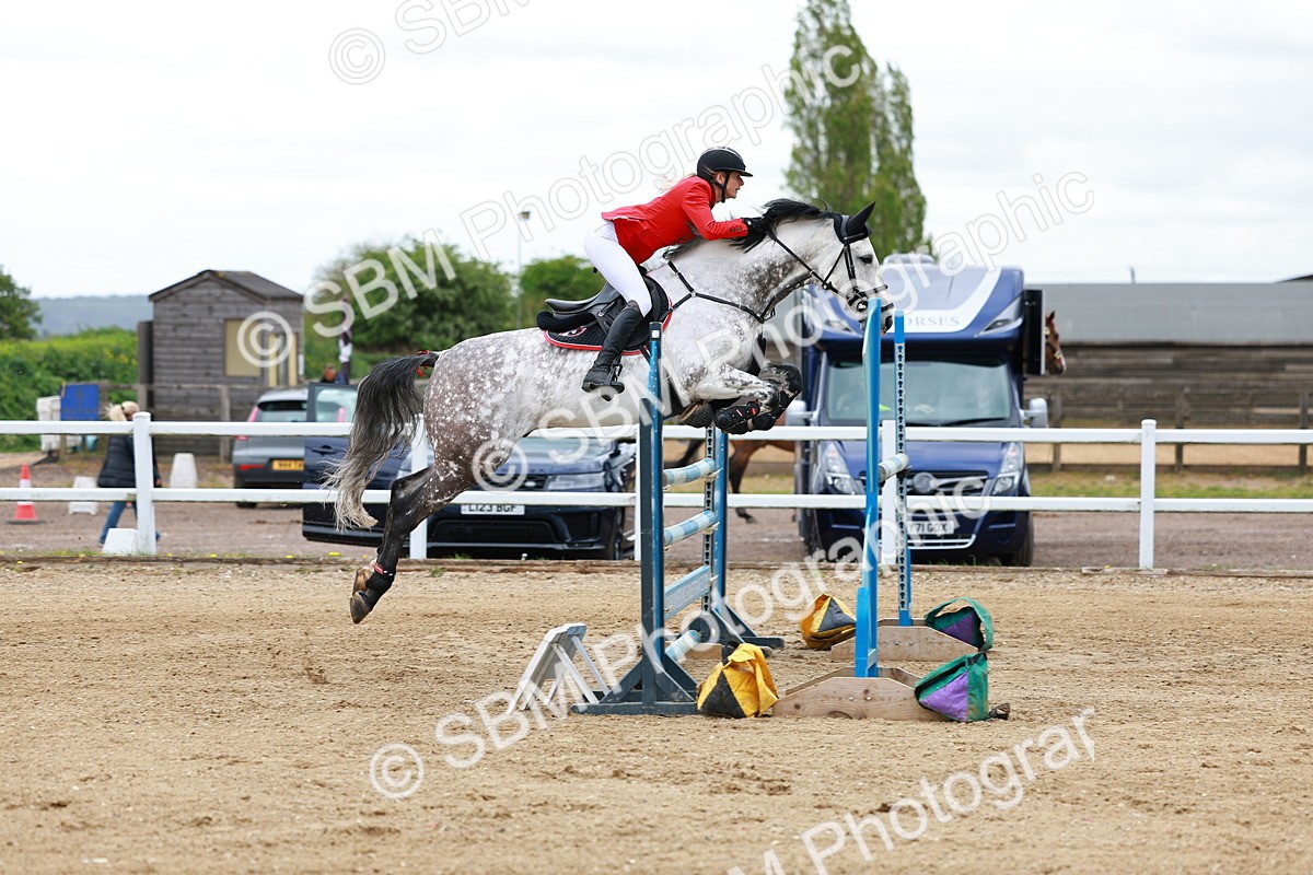 SBM_002582 - Class 11 - Senior Foxhunter - 1.20m