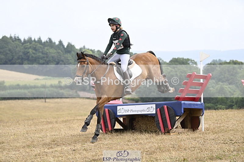 250824A-114203-35347 - 2002-Florence.Dovey-Moneyhills.Pageant