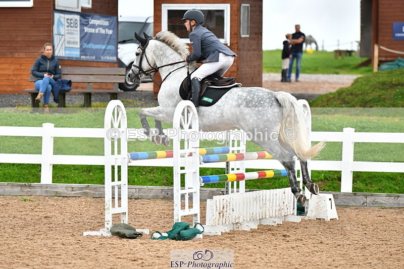 230819A-121030-00467 - Cls 25 Pony Newcomers & 1m Open