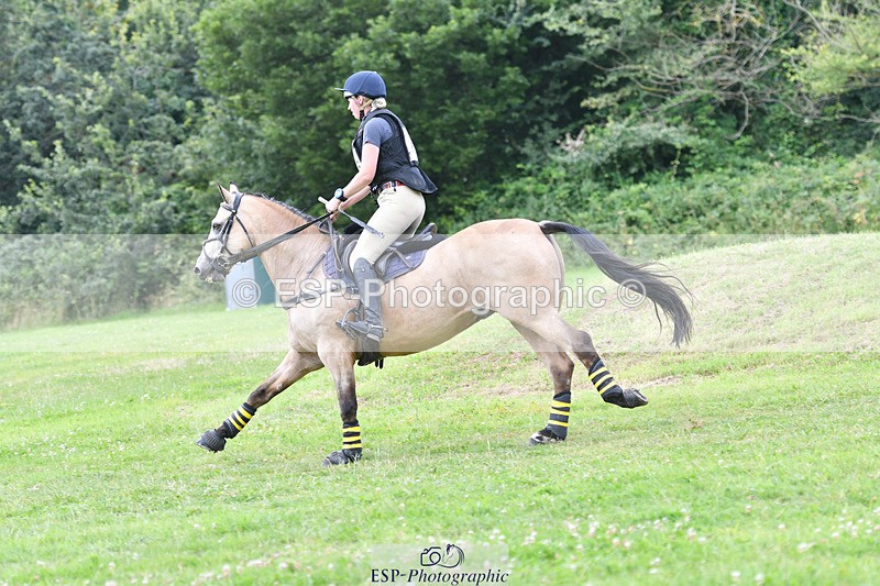 240804-113314-11809 - 316-Chloe_Dunn-TOWERHILL_SHAMIE