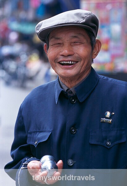 Smiling Man Shanghi China - Smiling faces of the World