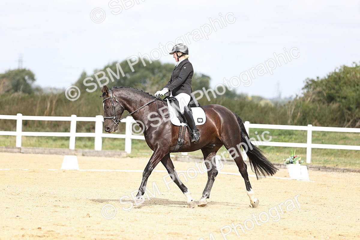 SBM_016128 - Class 14 - Novice 23 - 10.29-11.32