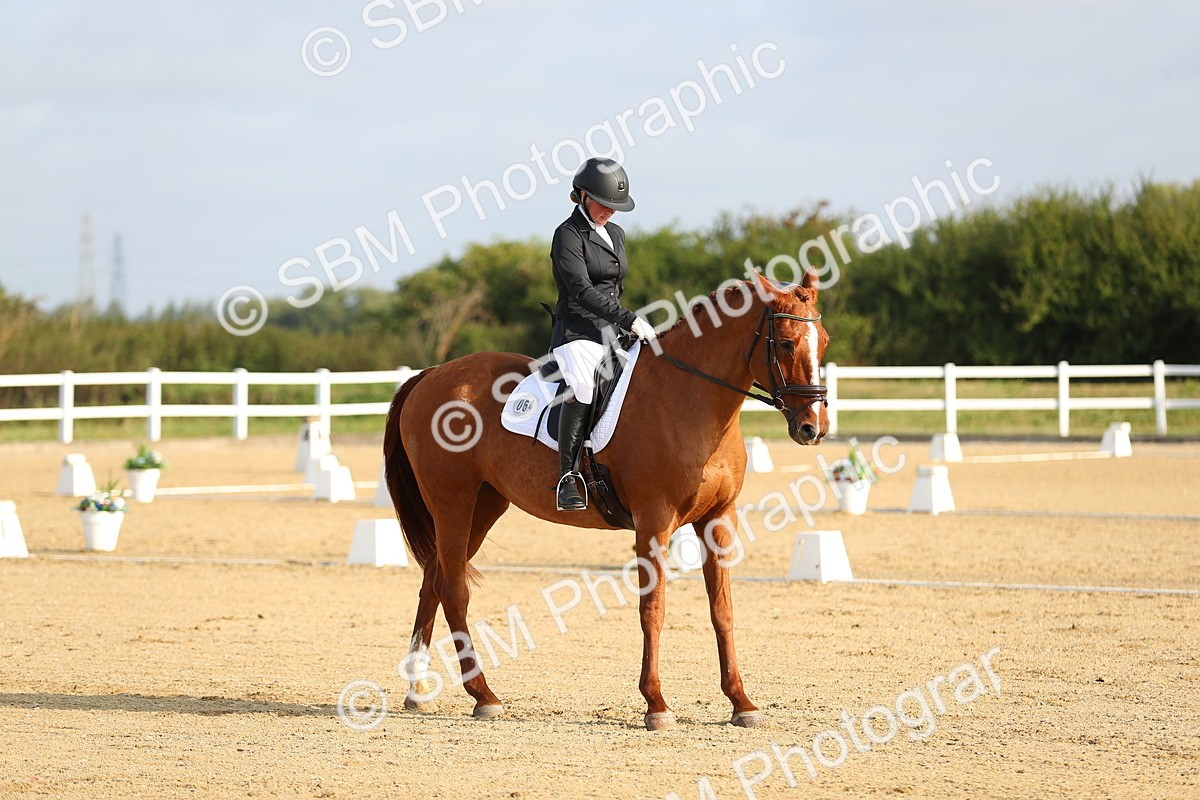 SBM_015006 - Class 13 - Novice 23 - 8,30-9.33