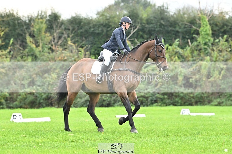 241024-143037-04316 - 582-Courtney.Romcke-JD.ON.THE.ROCKS