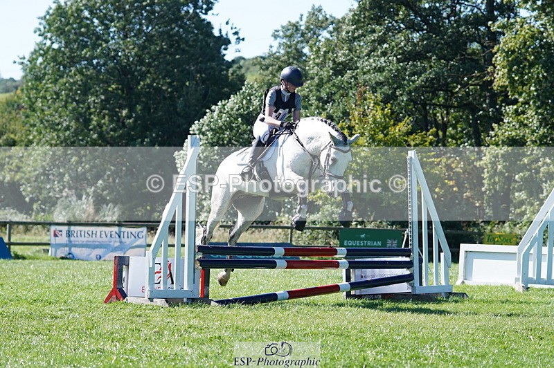 240811A-161108-06213 - 408-