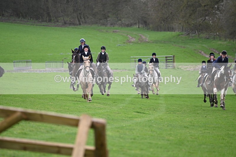 WJ6_9129 - Line Three