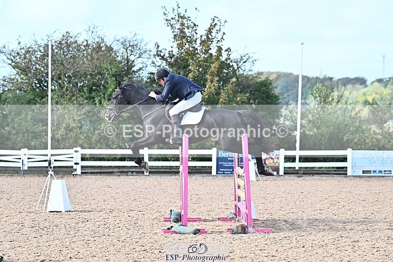 261014-130954-00580 - Cls  05 Snr Newcomers & 1.10m Open