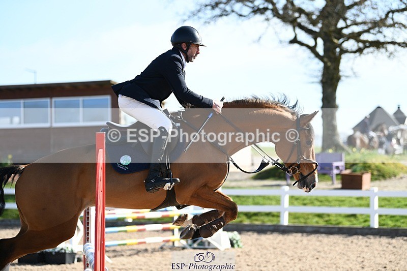 250330-103749-06200 - Cls 32 British Novice and 90cm