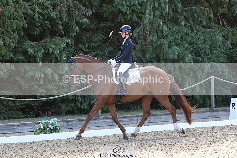 250809A-100959-02527 - 074-Robyn.WalkerSt.Giles.Voila