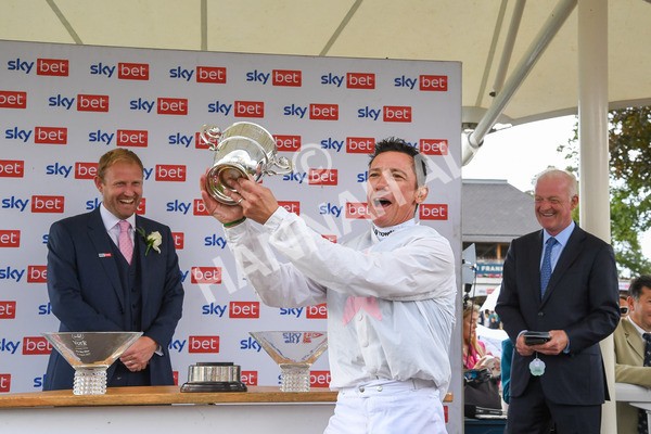 260823-Race 4-Absurde-1062 - Race 4 Sky Bet Ebor Handicap