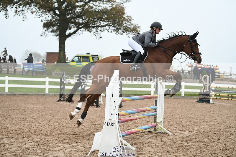 241103A-104658-07578 - SUN Cls 21 Snr Newcomers and 1.10m Open