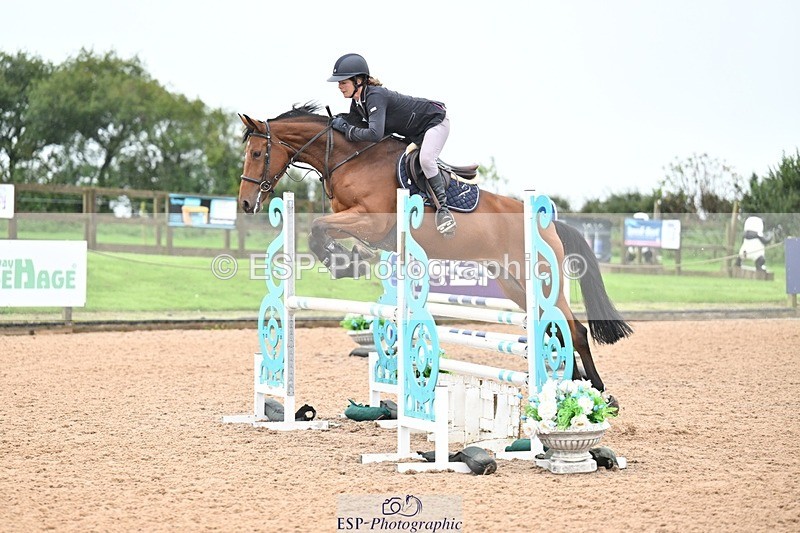 251003-112813-00452 - Cls 2 Newcomers and 1.10m