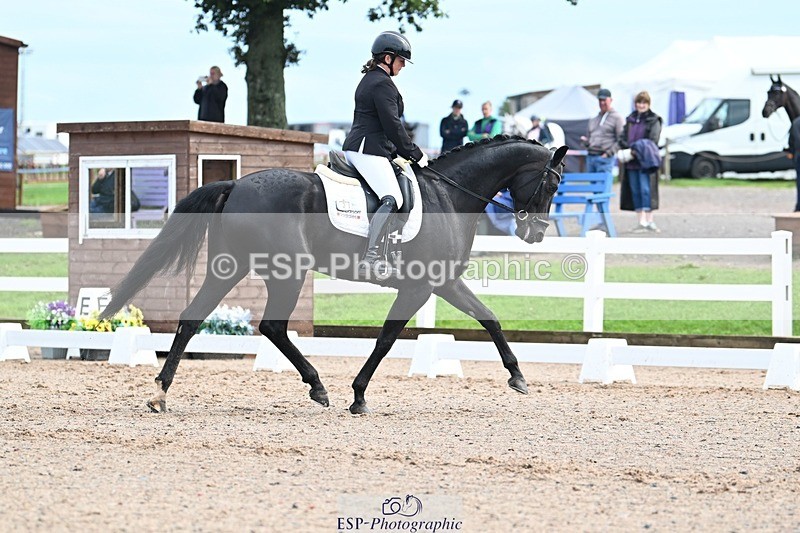 250907-112031-07197 - 003-Helen.JamesDecadent