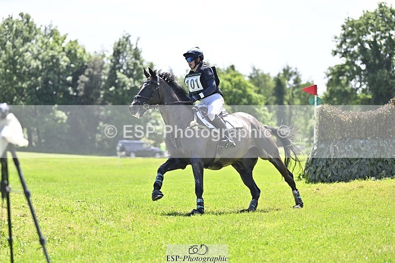 240525-124705-13550 - 101-MORELANDS_CASANOVA-Daisy_Bathe