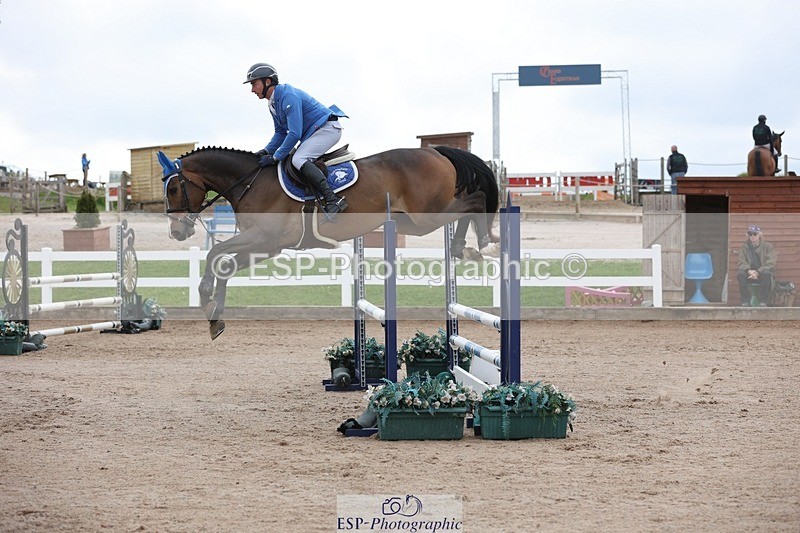 250508-090022-00006 - Cls 6 Snr British Novice and 90cm Open