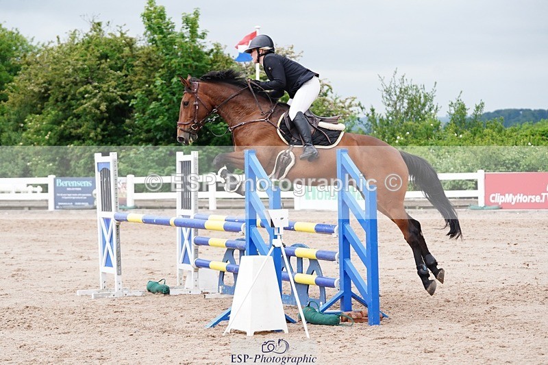 250524-121256-06551 - Cls 21 A&B Snr Disco & 1.00m Open