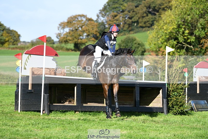 251024A-122839-11543 - B-132-Hannah.R.Jones