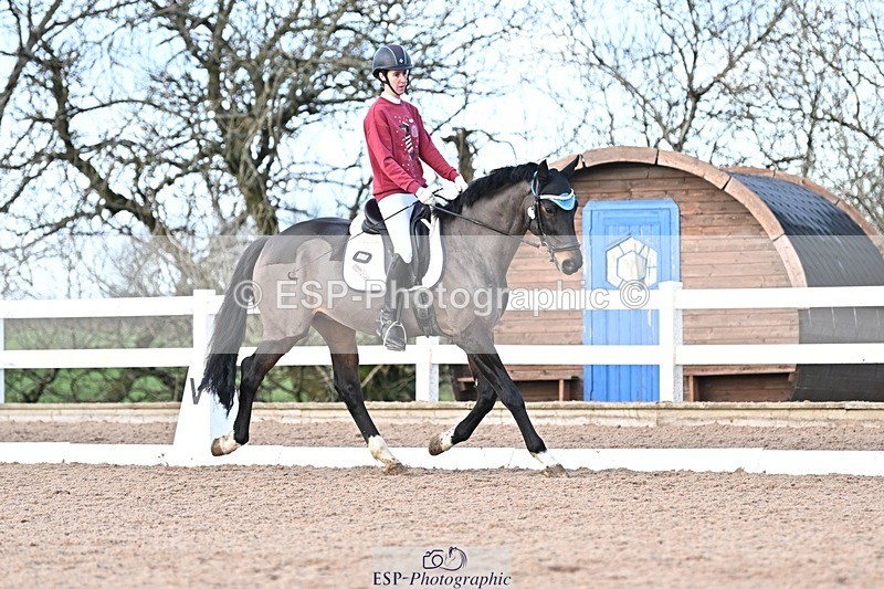 241214-122150-01580 - 132-Alys.Matravers-VORVASHILL.VERTIGO