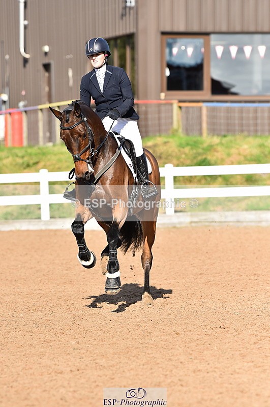 231014A-141048-05231 - Cls 15 1.05m Amateur Q 2nd R