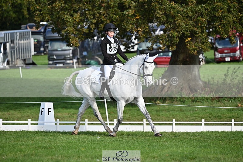 251024A-114238-09736 - G-565-Katie.Maddox