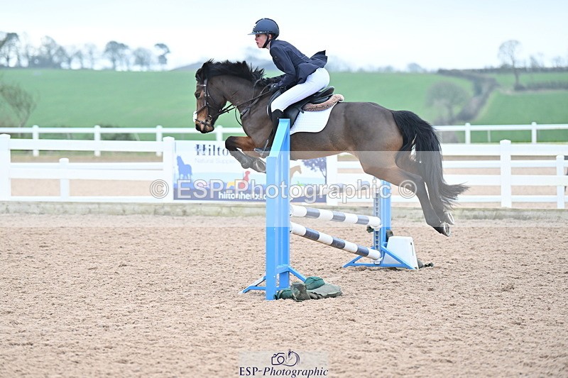 240128A-120836-00784 - Cls 4 Pony Newcomers and 1m Open