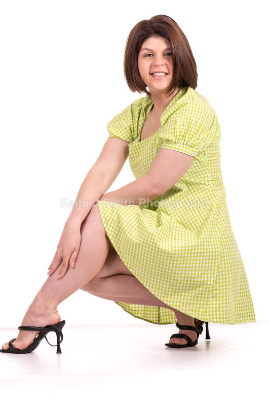 2KJS2827 - Jannie, Kristen & family. Studio