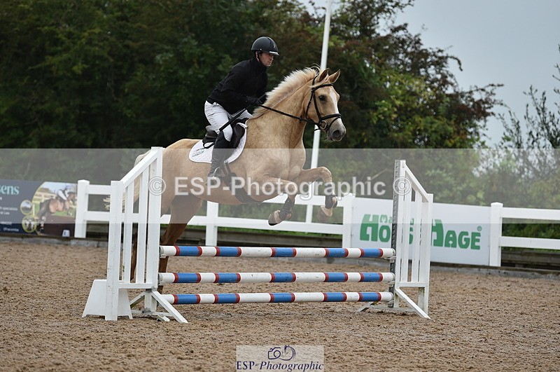 220829A-160400-00138 - 70cm Classes 3a 3b & 4