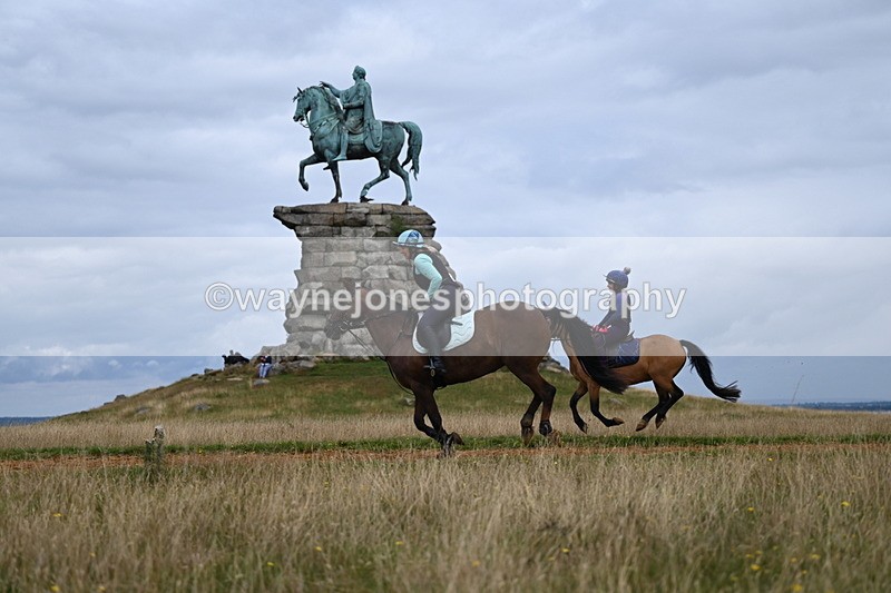DSC_6170 - Time at Statue 12:17 to 12:44