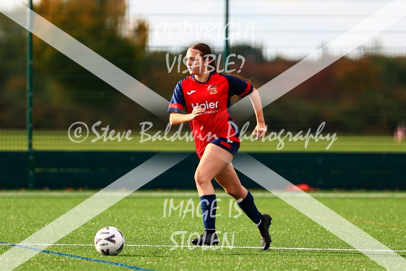 1DX31084 - 2025-10-05 FC Abbey Meads Ladies V Purton  Kingsdown FC Ladies