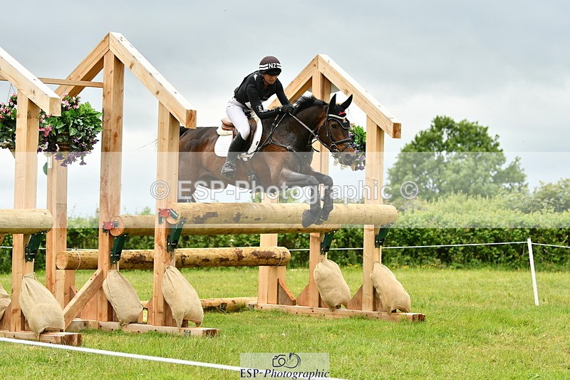 250524A-113733-09735 - B-302-Samantha.Lissington-LUCAS.STONE